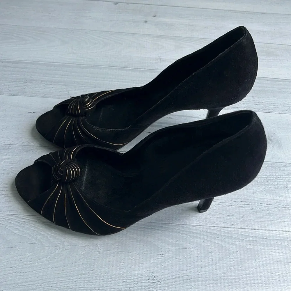 Gucci Vintage Black Suede Knotted Gold Lined Peep Toe Pumps Size 7